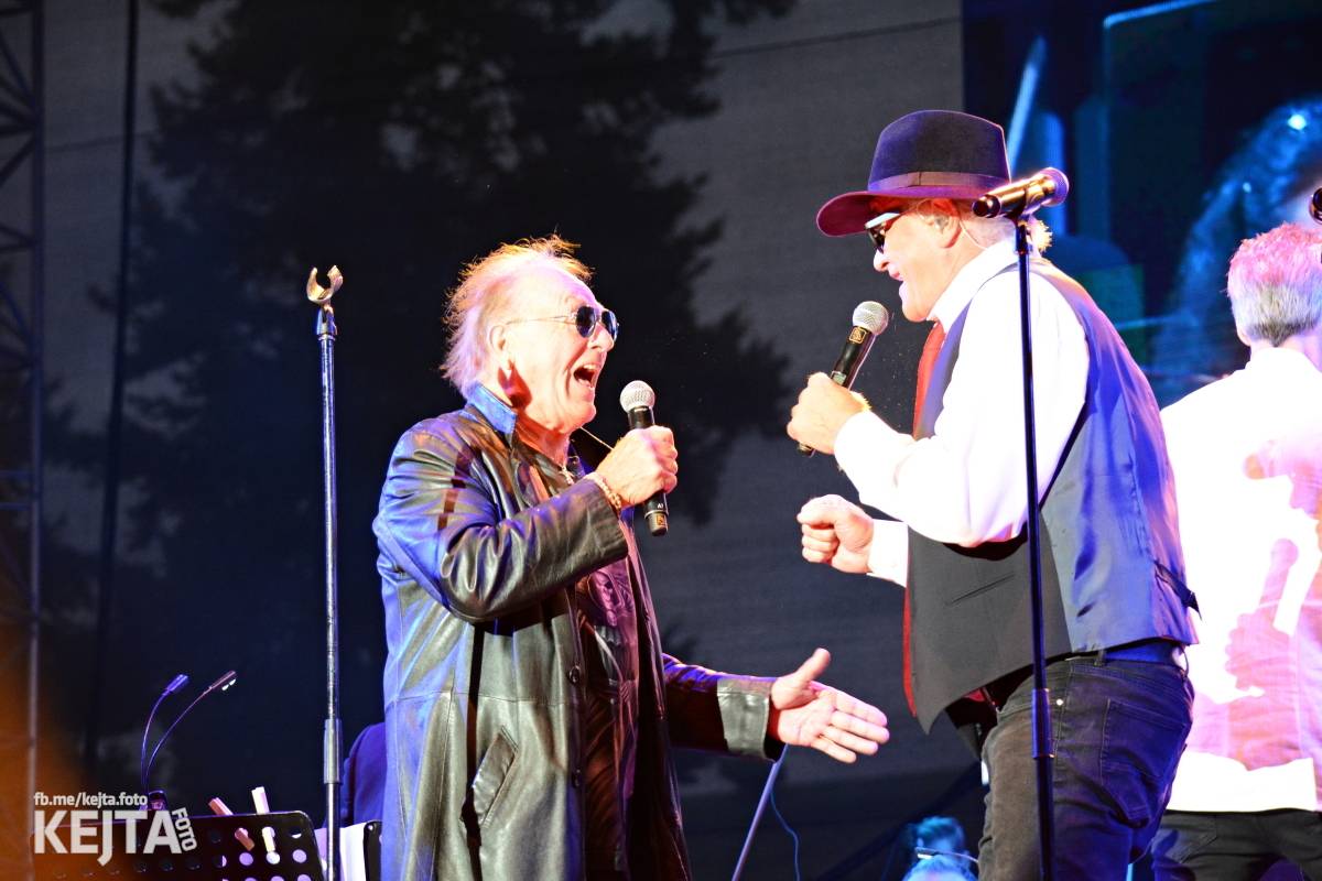 30 let bez okupantů: Pražský výběr Symphony a utajený host Petr Janda