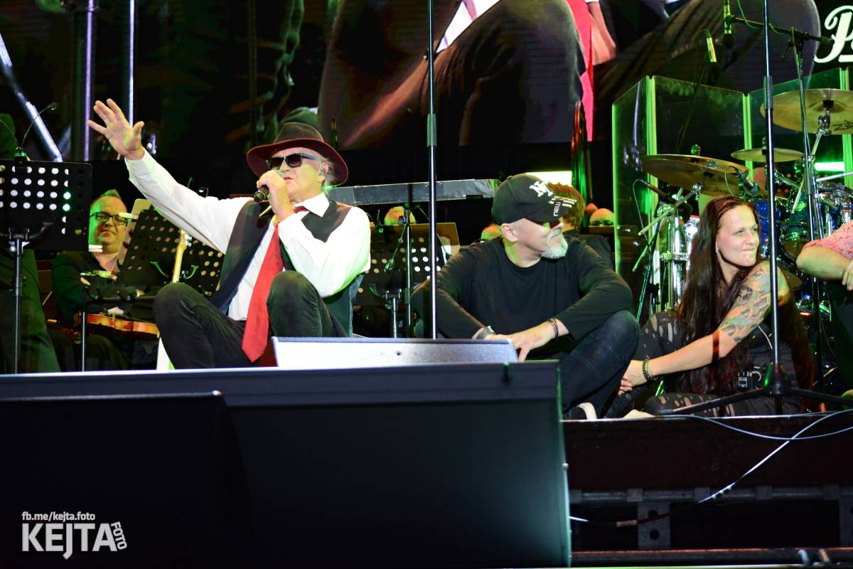 30 let bez okupantů: Pražský výběr Symphony a utajený host Petr Janda