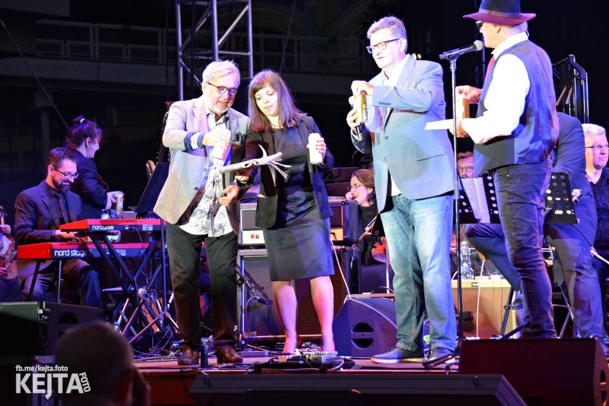 30 let bez okupantů: Pražský výběr Symphony a utajený host Petr Janda