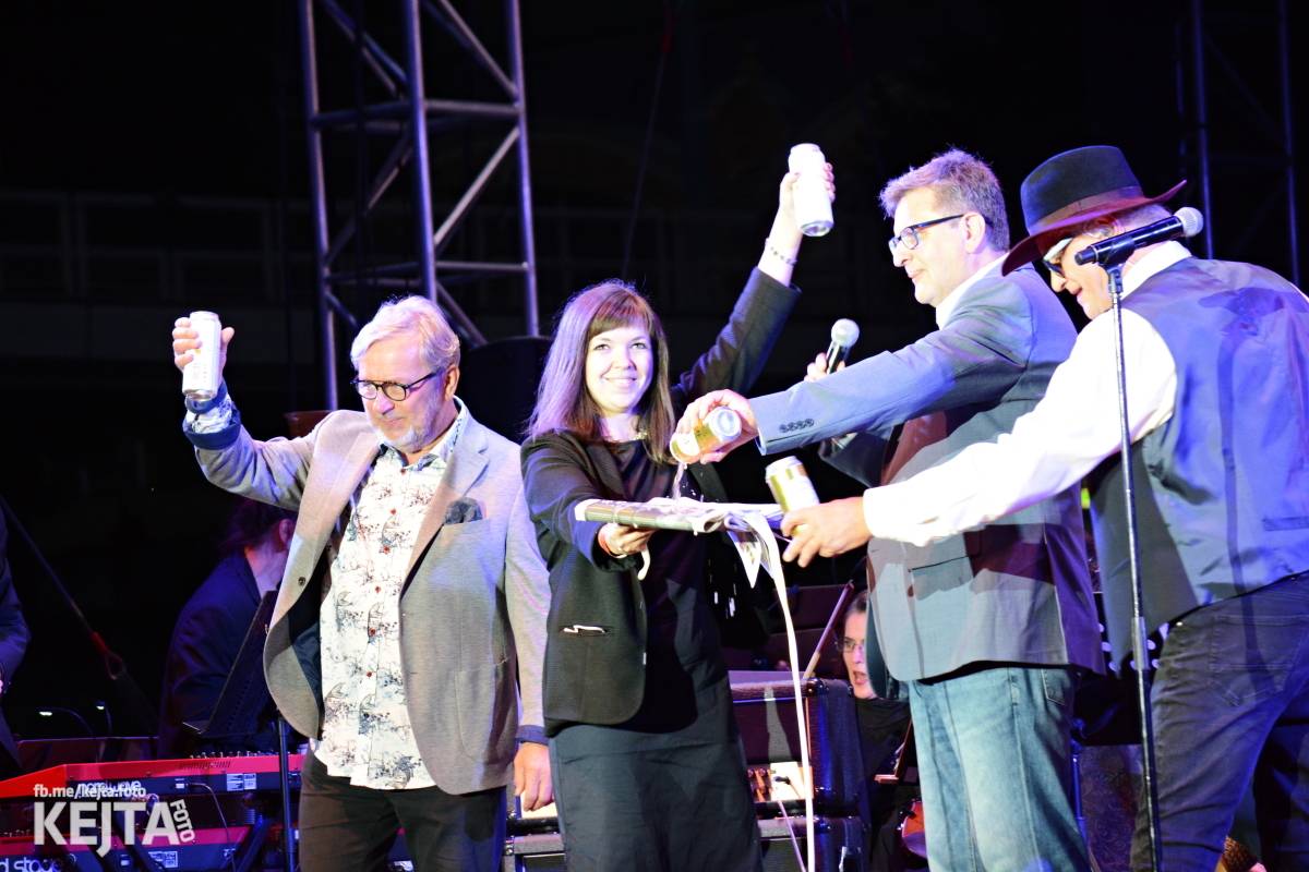 30 let bez okupantů: Pražský výběr Symphony a utajený host Petr Janda