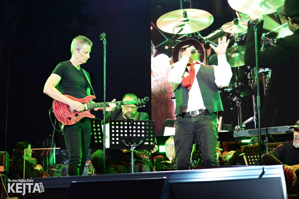 30 let bez okupantů: Pražský výběr Symphony a utajený host Petr Janda