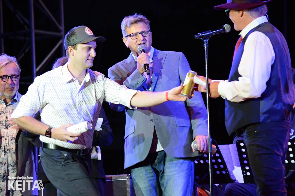 30 let bez okupantů: Pražský výběr Symphony a utajený host Petr Janda