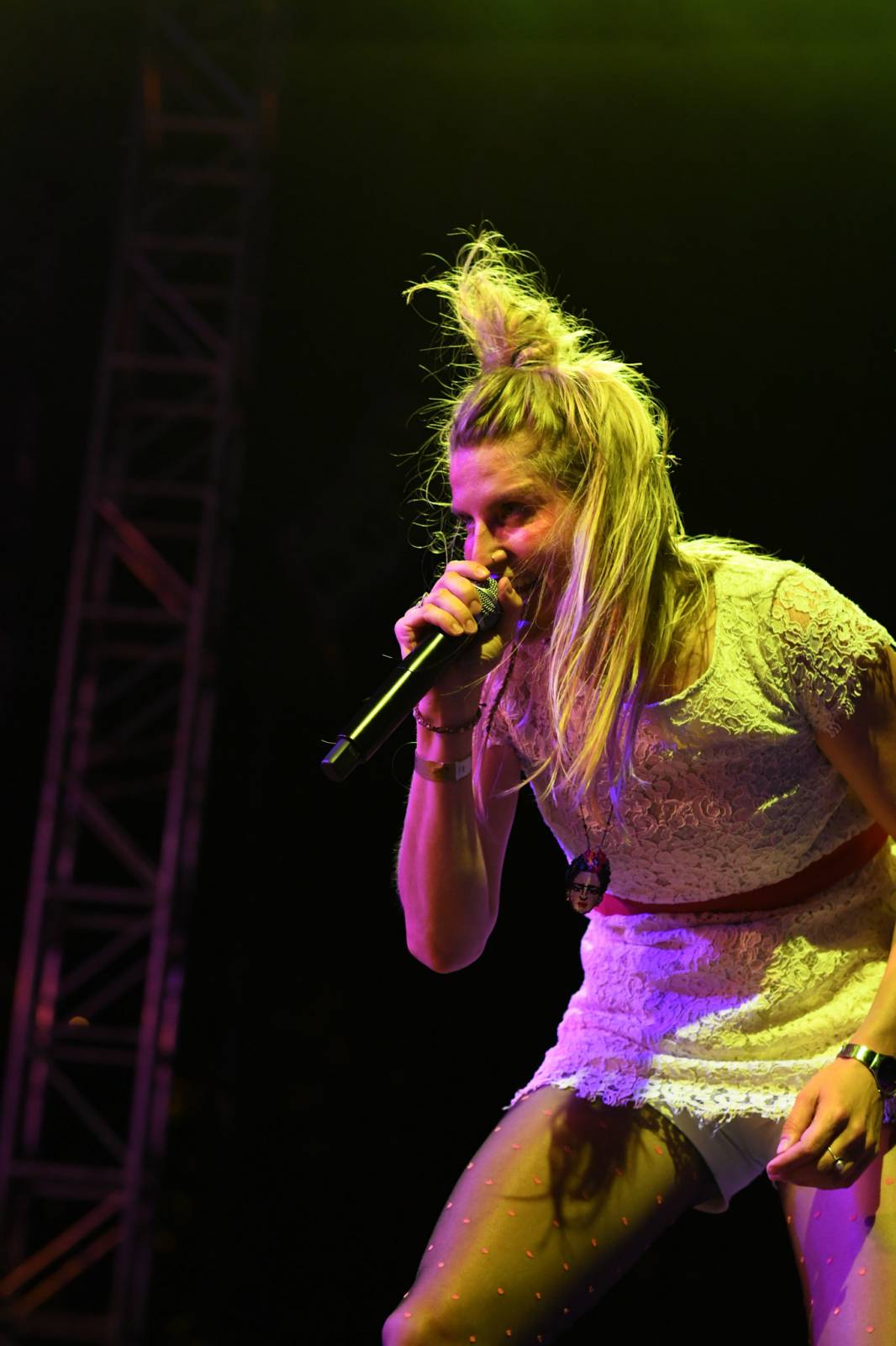 Živelní Gaia Mesiah přivezli do Ledáren Braník pozitivní energii