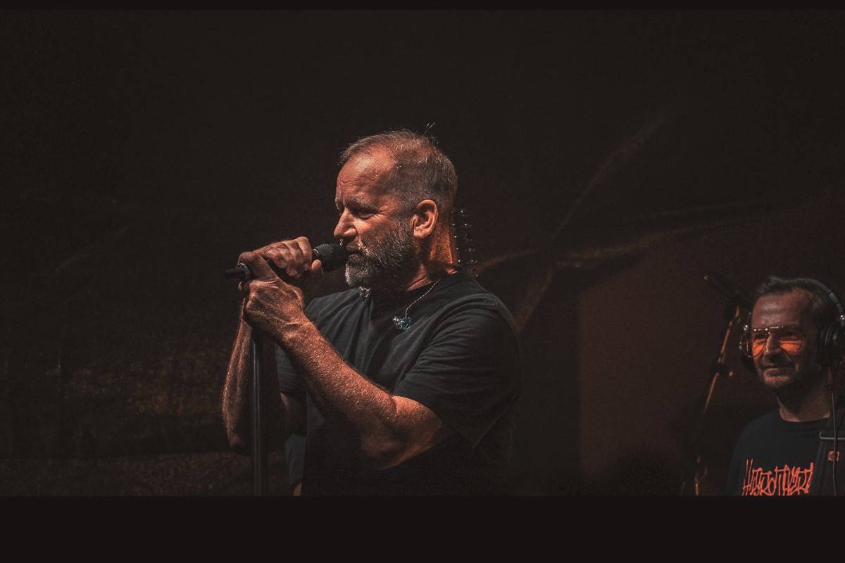 Romantika na zámku s Davidem Kollerem. Zpěvák si s sebou přivezl Márdiho z Vypsané fiXy