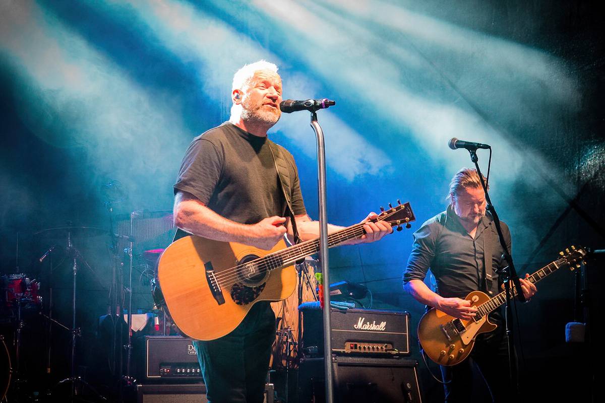 Romantika na zámku s Davidem Kollerem. Zpěvák si s sebou přivezl Márdiho z Vypsané fiXy