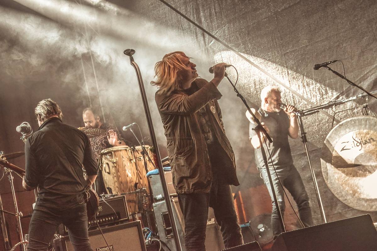 Romantika na zámku s Davidem Kollerem. Zpěvák si s sebou přivezl Márdiho z Vypsané fiXy