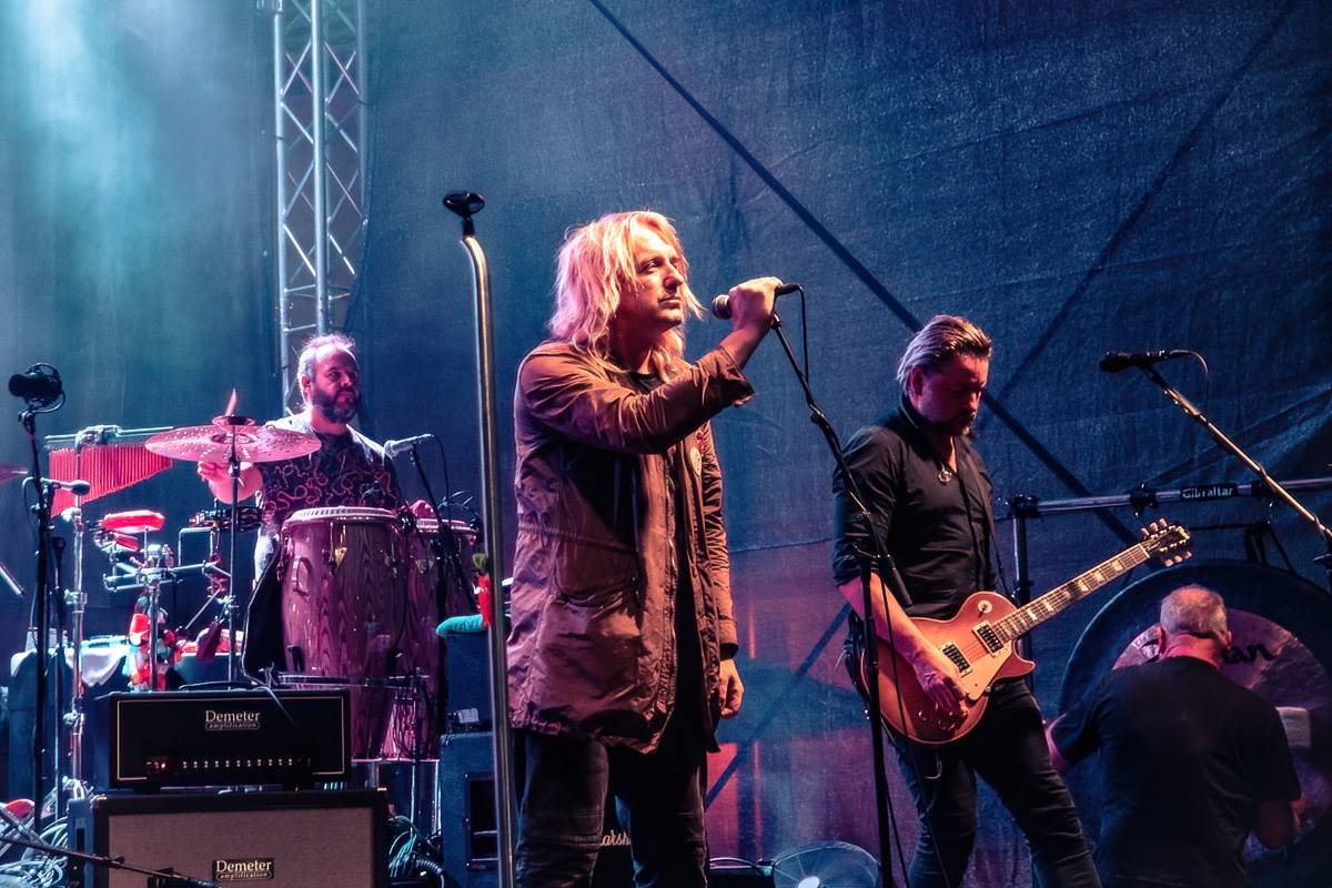 Romantika na zámku s Davidem Kollerem. Zpěvák si s sebou přivezl Márdiho z Vypsané fiXy