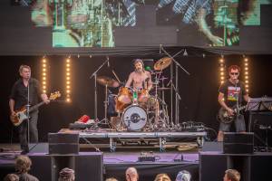 On-line z třetího dne Artu Kusu: Sobotní den ve znamení divadla, MYDY, Bobana Markoviče a dalších