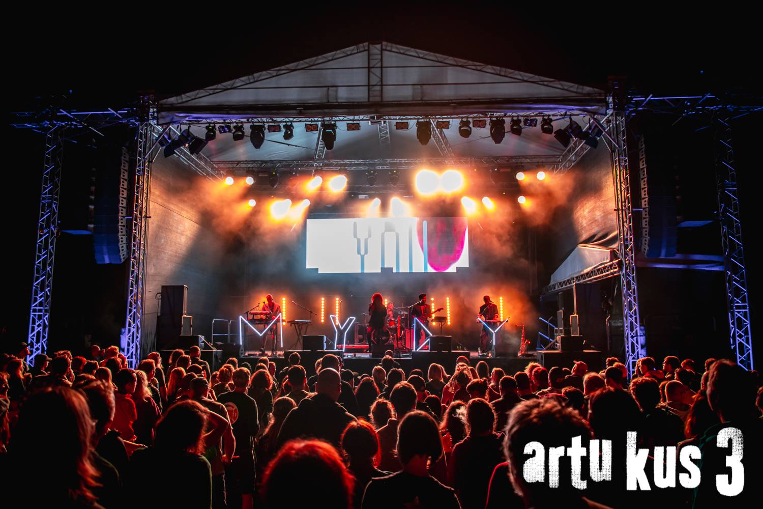 On-line z třetího dne Artu Kusu: Sobotní den ve znamení divadla, MYDY, Bobana Markoviče a dalších