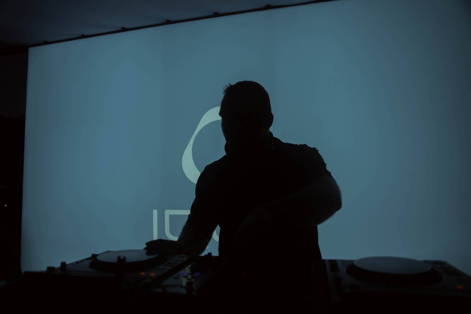 Druhý den filmového festivalu ve znamení premiér, rozruch vyvolal film Bestsellery