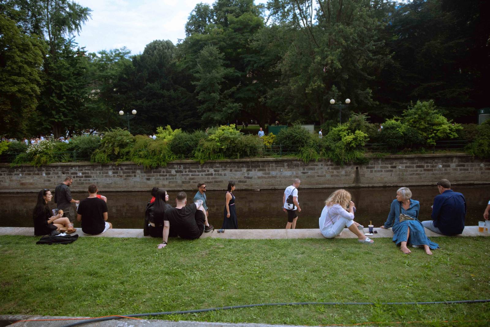 Druhý den filmového festivalu ve znamení premiér, rozruch vyvolal film Bestsellery