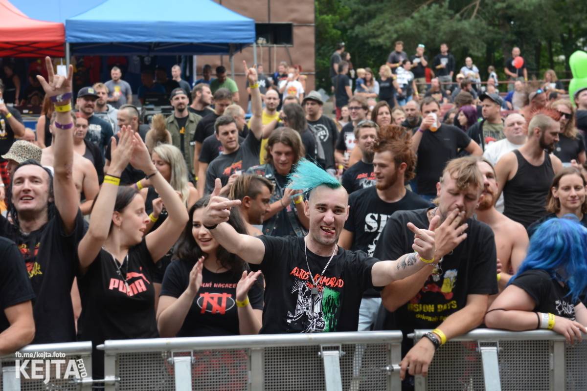 První den festivalu Valník přivítal Totální nasazení, Wohnout, Slobodnou Európu nebo Plexis