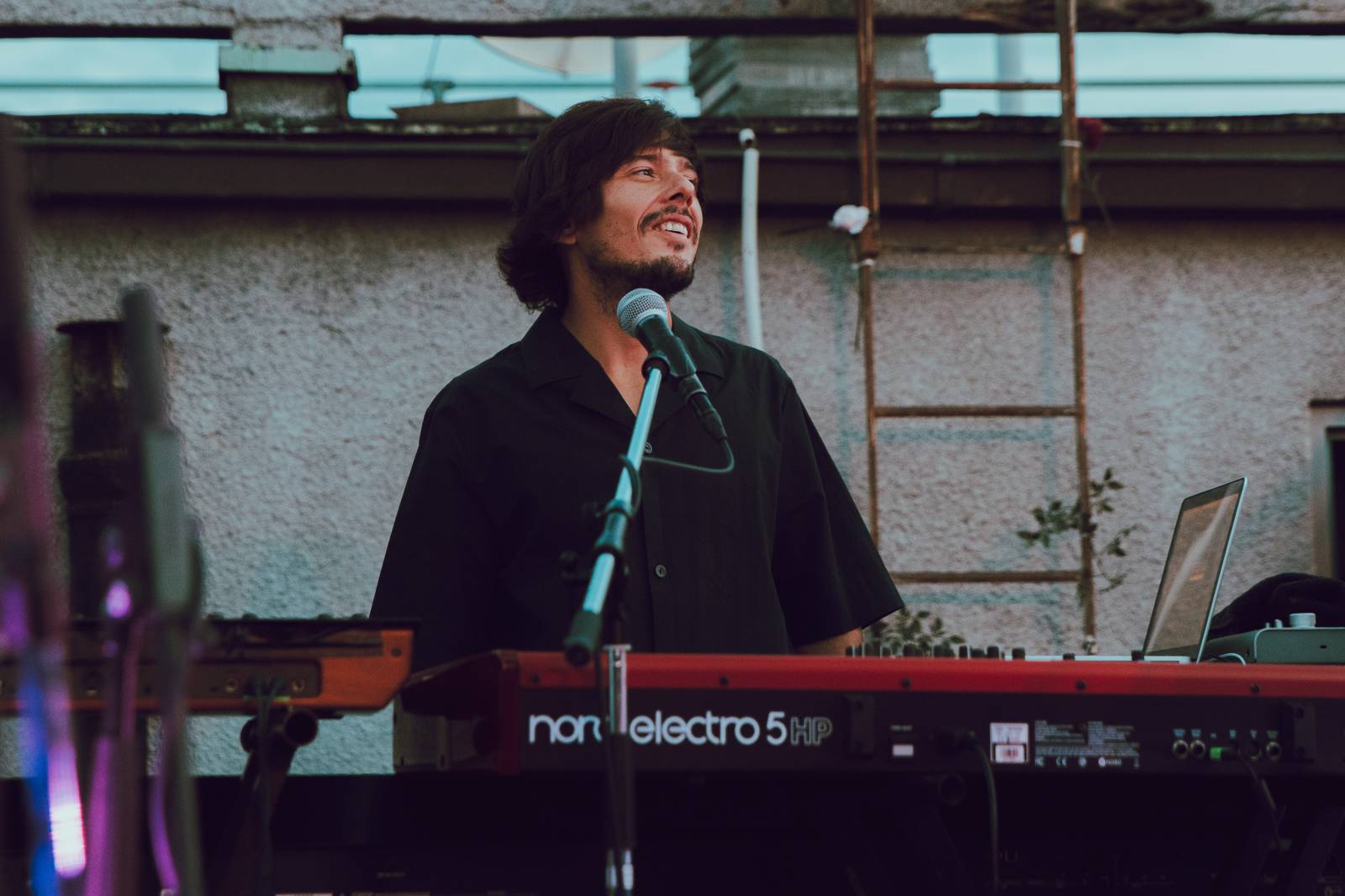 Billy Barman si podmanili Střechu Radost, i přes zákaz skákání se fanoušci bavili