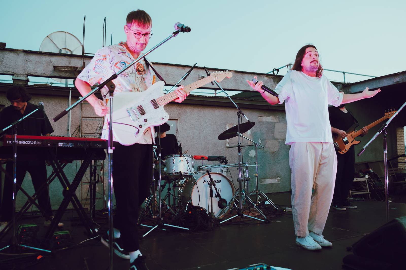 Billy Barman si podmanili Střechu Radost, i přes zákaz skákání se fanoušci bavili