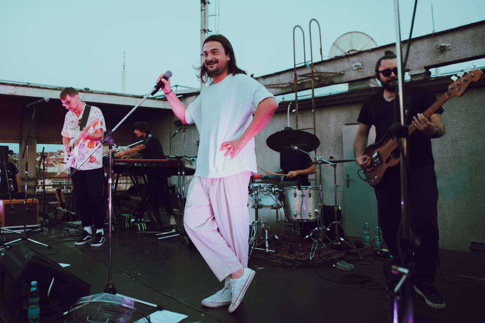 Billy Barman si podmanili Střechu Radost, i přes zákaz skákání se fanoušci bavili