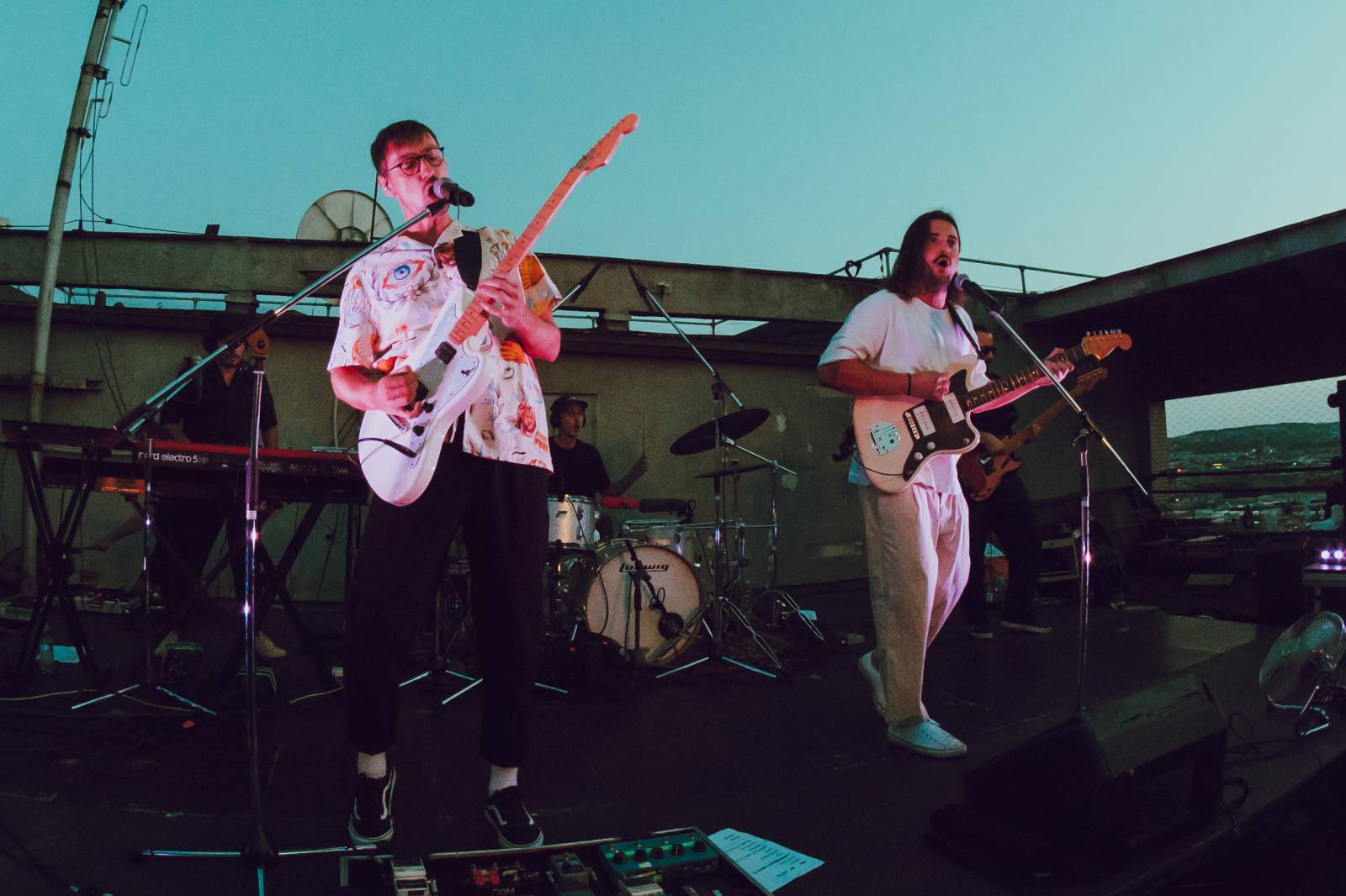 Billy Barman si podmanili Střechu Radost, i přes zákaz skákání se fanoušci bavili