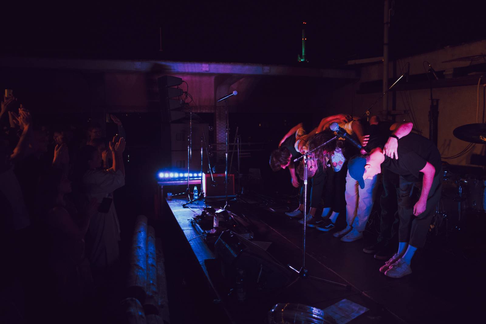 Billy Barman si podmanili Střechu Radost, i přes zákaz skákání se fanoušci bavili