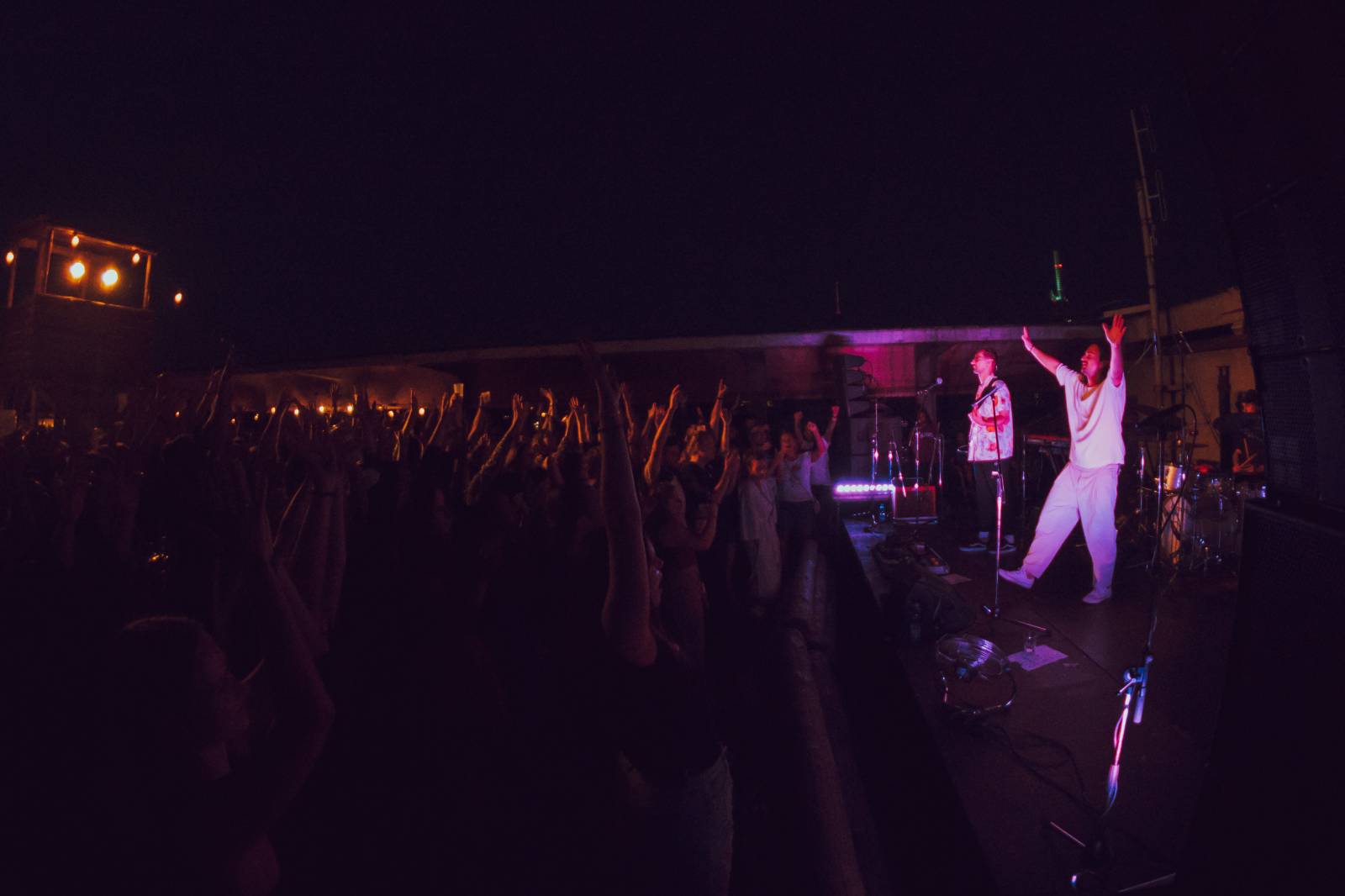 Billy Barman si podmanili Střechu Radost, i přes zákaz skákání se fanoušci bavili