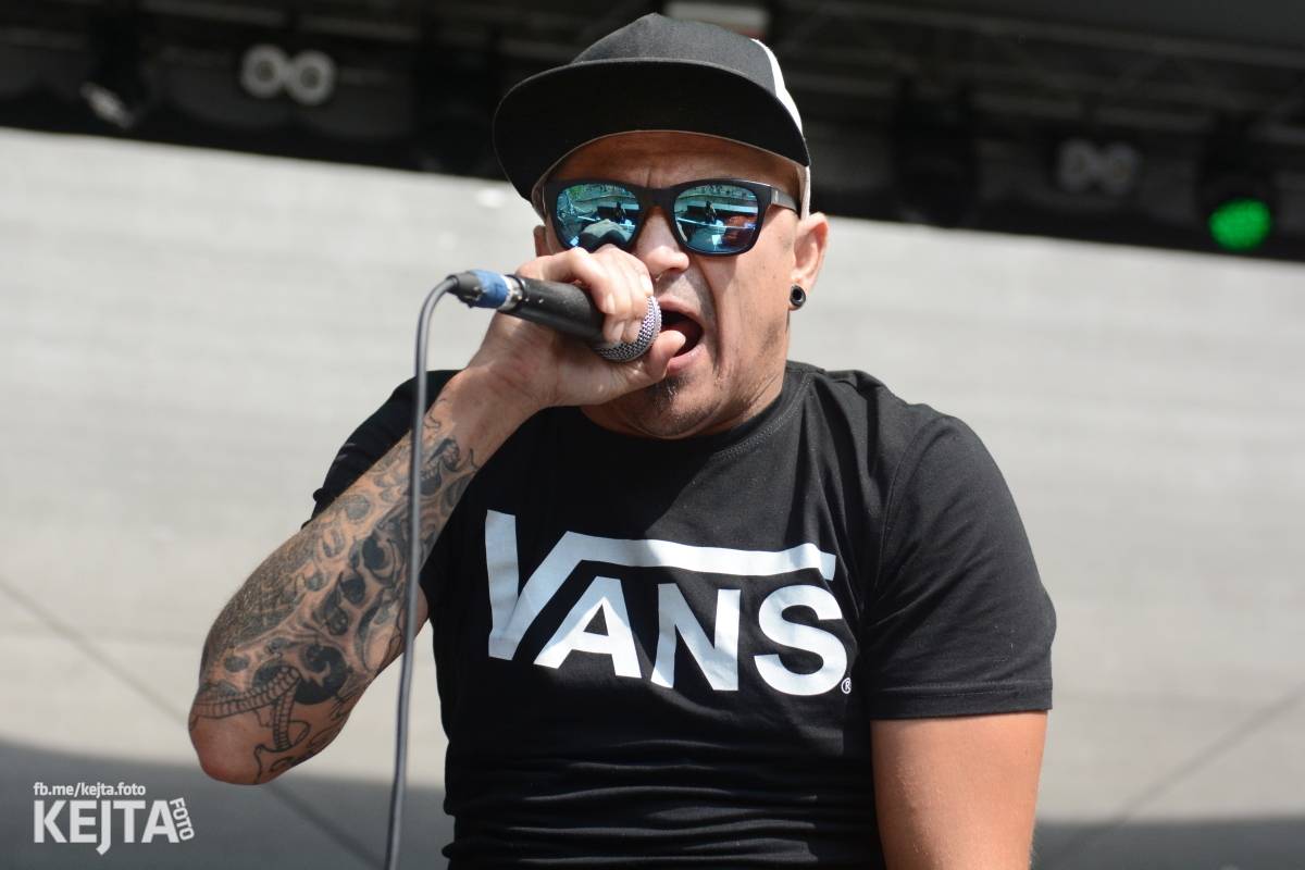 Ska-punková párty na Valníku. V sobotu zahráli Fast Food Orchestra, The Fialky, Krucipüsk a další