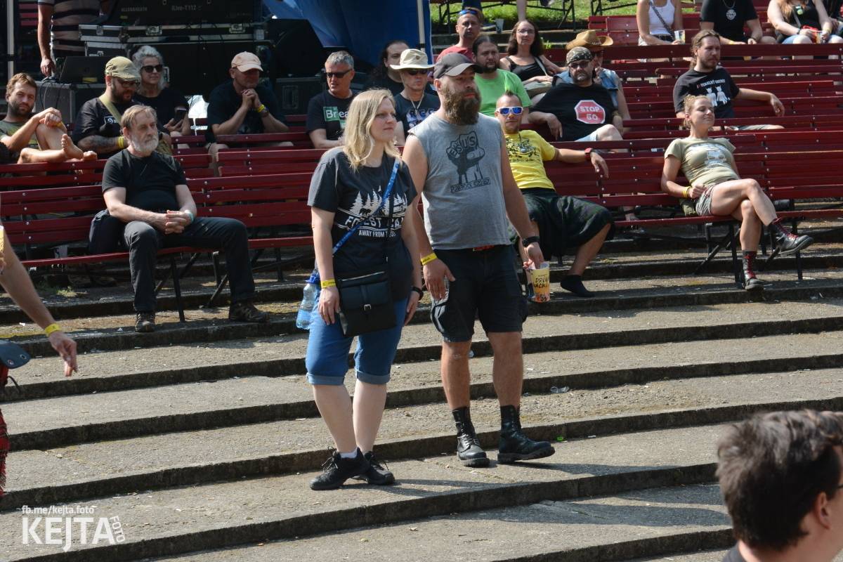 Ska-punková párty na Valníku. V sobotu zahráli Fast Food Orchestra, The Fialky, Krucipüsk a další