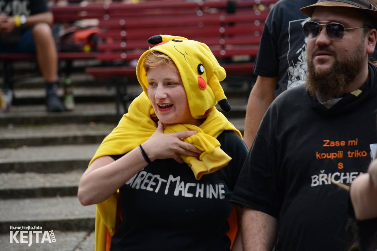 Ska-punková párty na Valníku. V sobotu zahráli Fast Food Orchestra, The Fialky, Krucipüsk a další