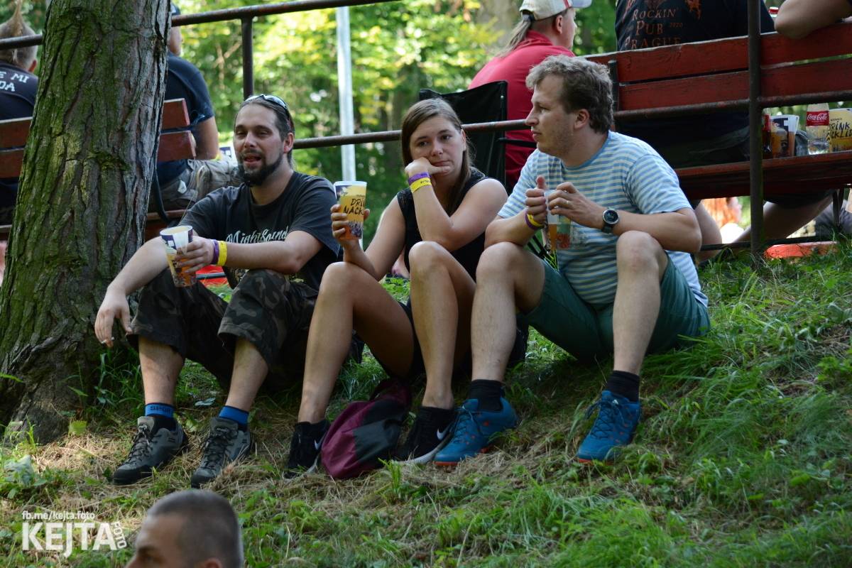 Ska-punková párty na Valníku. V sobotu zahráli Fast Food Orchestra, The Fialky, Krucipüsk a další