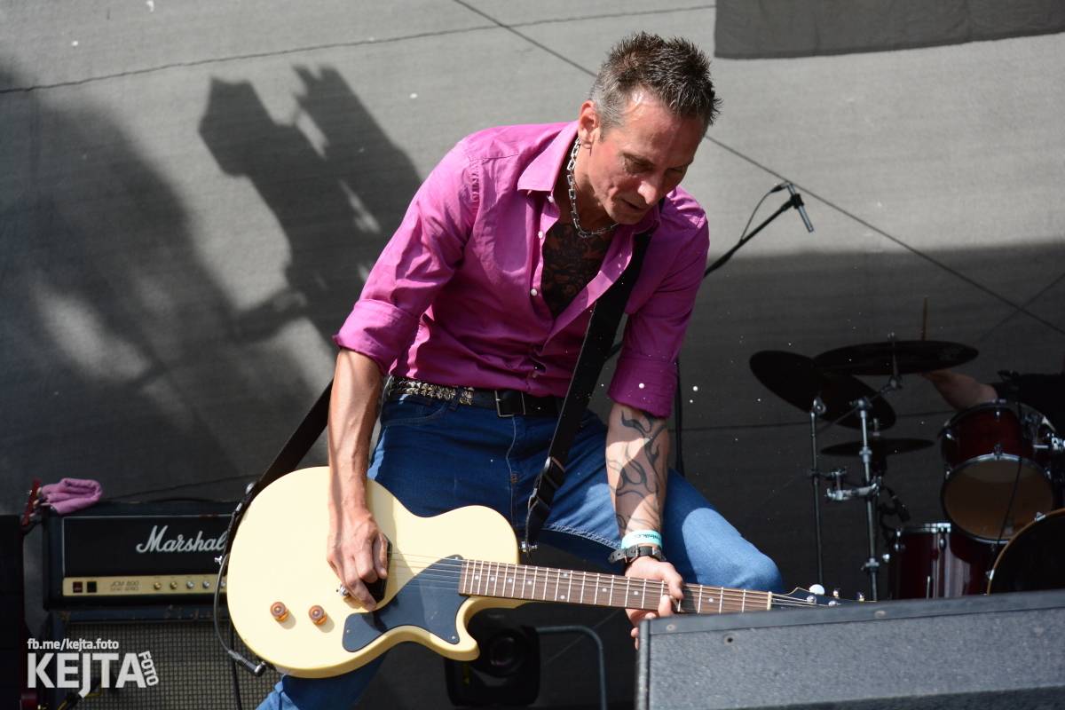 Ska-punková párty na Valníku. V sobotu zahráli Fast Food Orchestra, The Fialky, Krucipüsk a další