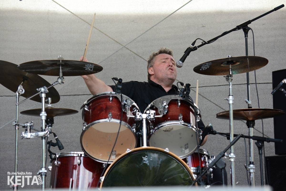 Ska-punková párty na Valníku. V sobotu zahráli Fast Food Orchestra, The Fialky, Krucipüsk a další