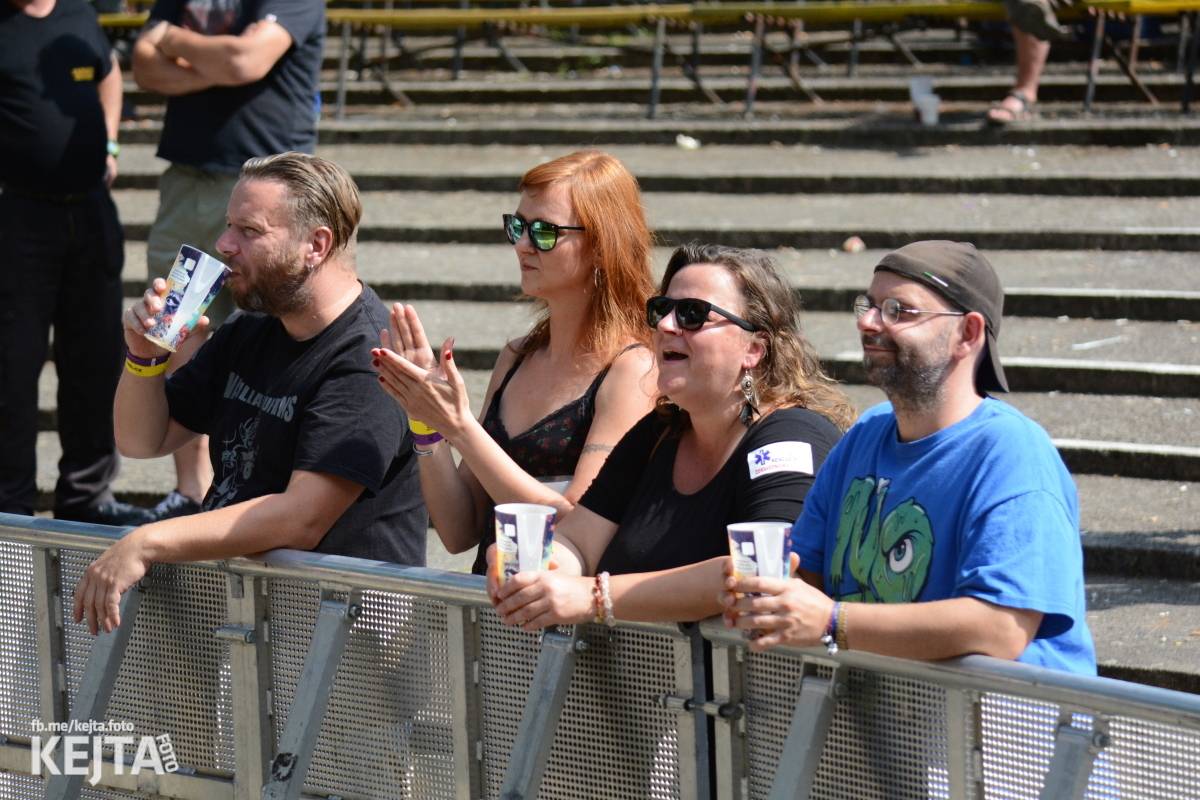 Ska-punková párty na Valníku. V sobotu zahráli Fast Food Orchestra, The Fialky, Krucipüsk a další