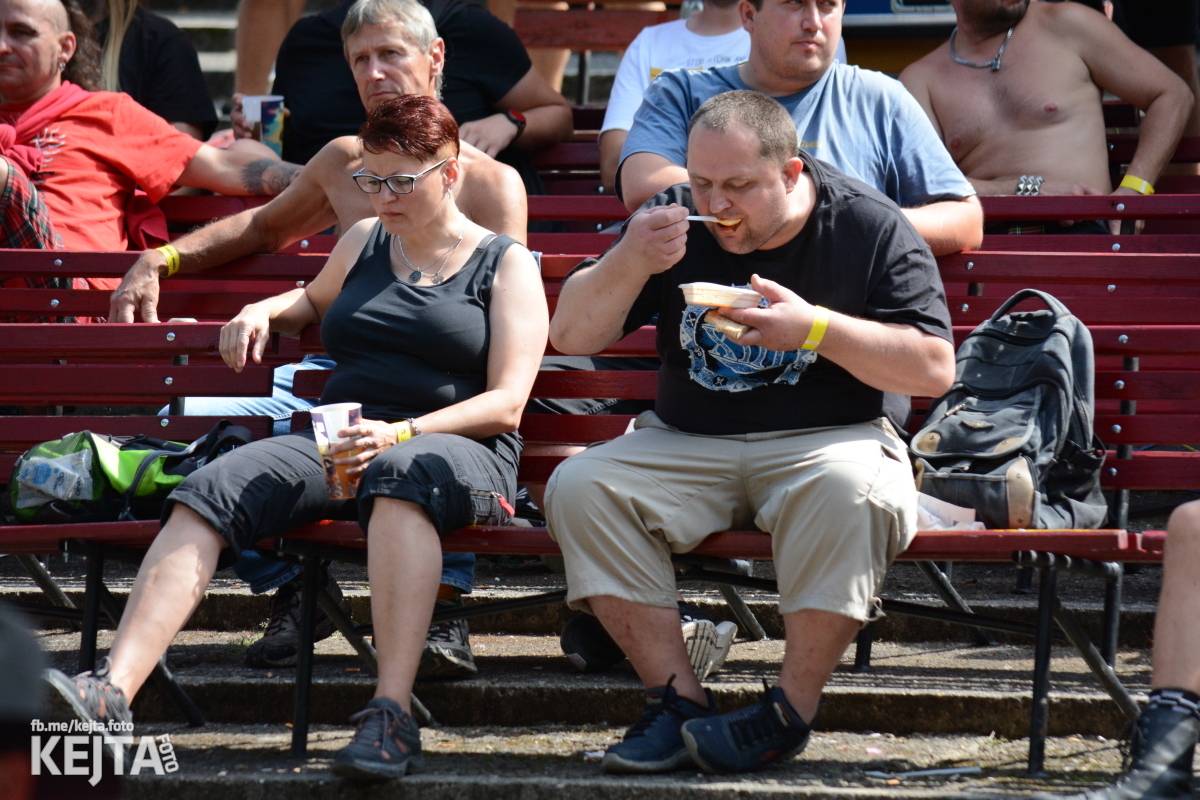 Ska-punková párty na Valníku. V sobotu zahráli Fast Food Orchestra, The Fialky, Krucipüsk a další