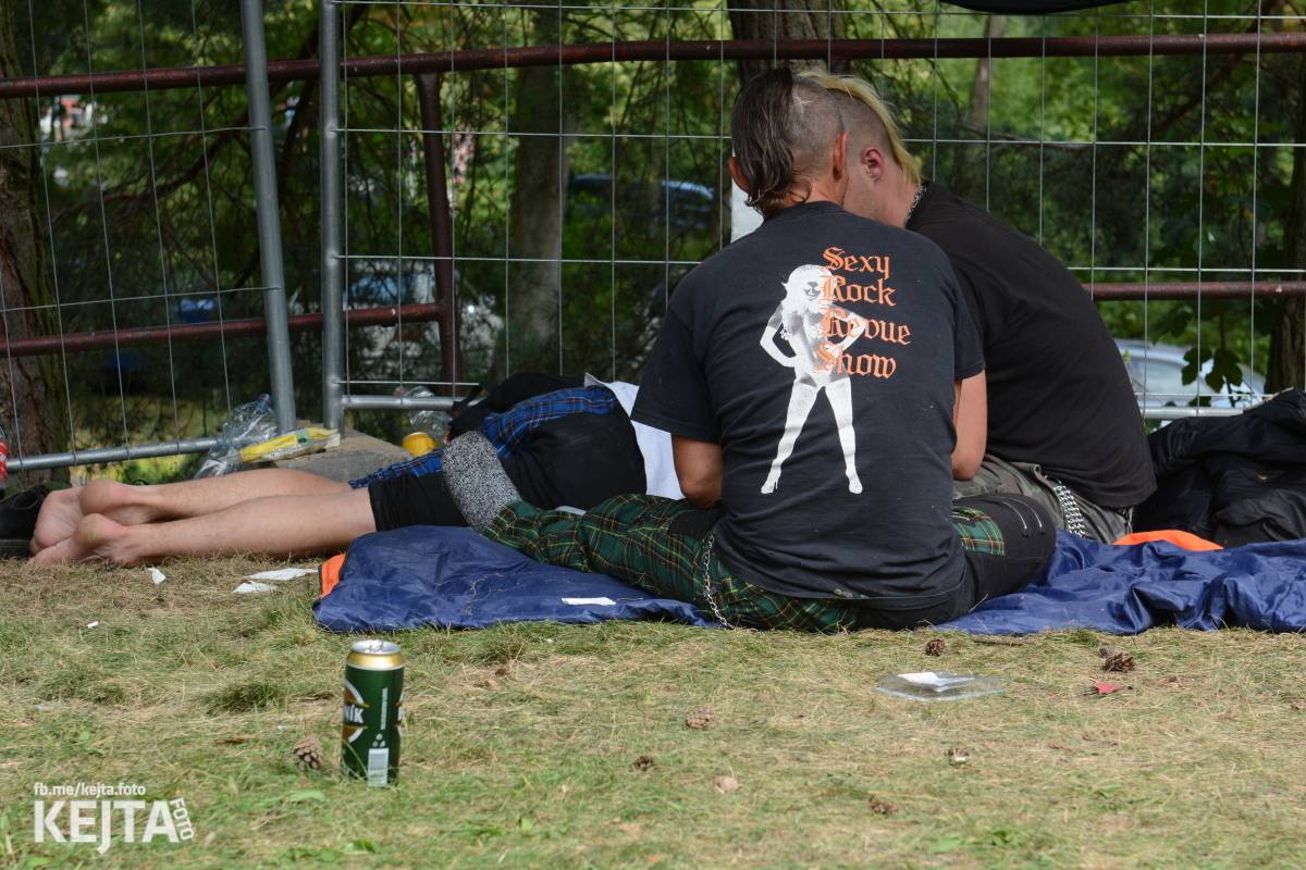 Ska-punková párty na Valníku. V sobotu zahráli Fast Food Orchestra, The Fialky, Krucipüsk a další