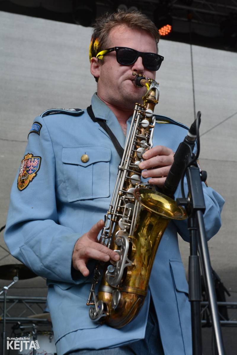 Ska-punková párty na Valníku. V sobotu zahráli Fast Food Orchestra, The Fialky, Krucipüsk a další