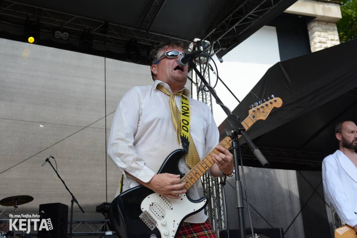 Ska-punková párty na Valníku. V sobotu zahráli Fast Food Orchestra, The Fialky, Krucipüsk a další