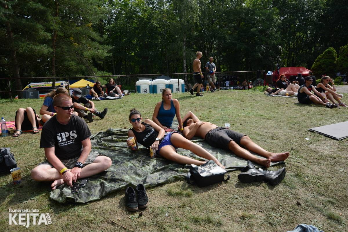 Ska-punková párty na Valníku. V sobotu zahráli Fast Food Orchestra, The Fialky, Krucipüsk a další