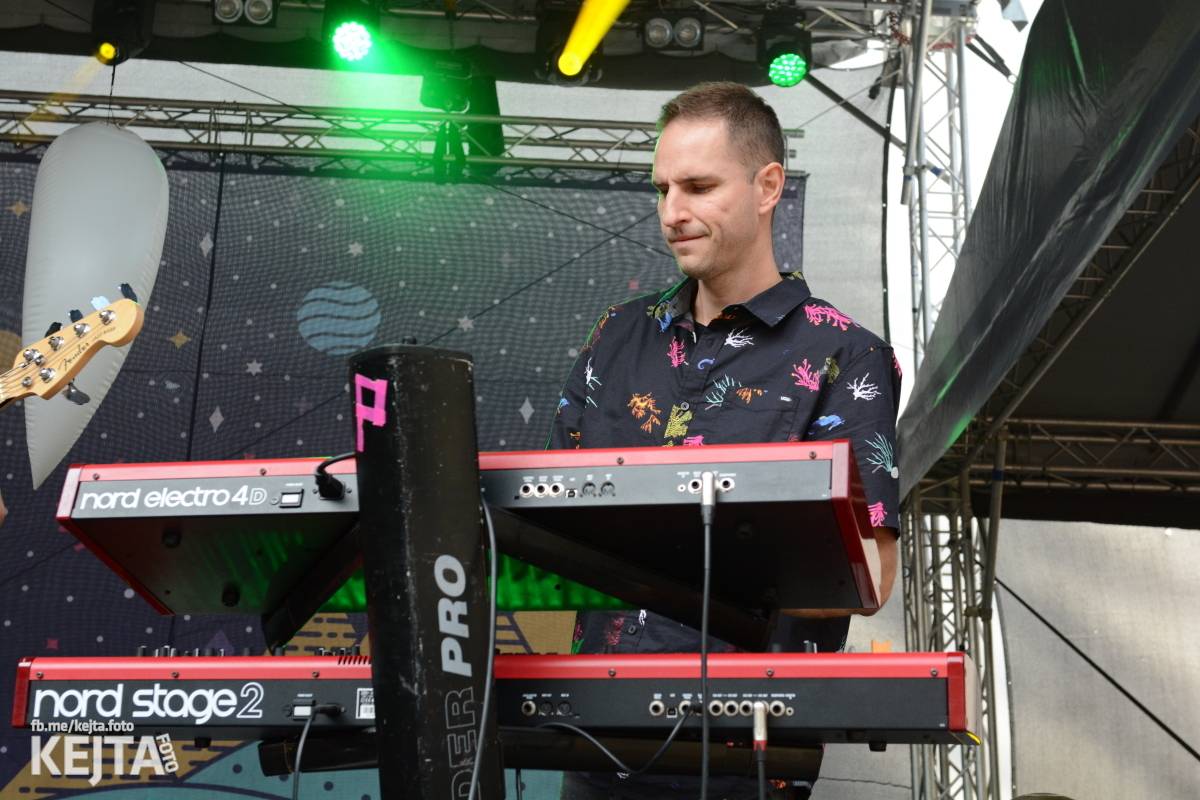 Ska-punková párty na Valníku. V sobotu zahráli Fast Food Orchestra, The Fialky, Krucipüsk a další