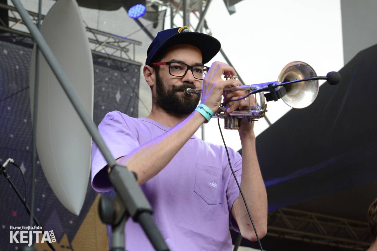 Ska-punková párty na Valníku. V sobotu zahráli Fast Food Orchestra, The Fialky, Krucipüsk a další