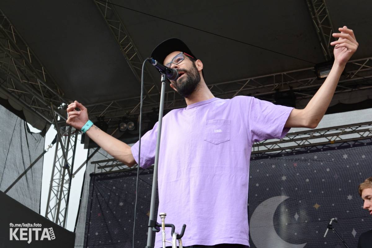 Ska-punková párty na Valníku. V sobotu zahráli Fast Food Orchestra, The Fialky, Krucipüsk a další