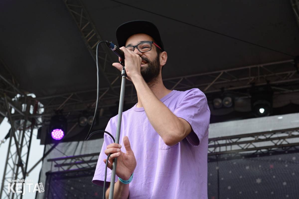 Ska-punková párty na Valníku. V sobotu zahráli Fast Food Orchestra, The Fialky, Krucipüsk a další