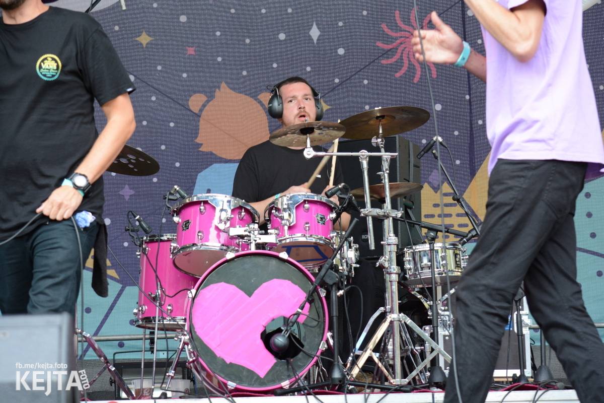 Ska-punková párty na Valníku. V sobotu zahráli Fast Food Orchestra, The Fialky, Krucipüsk a další