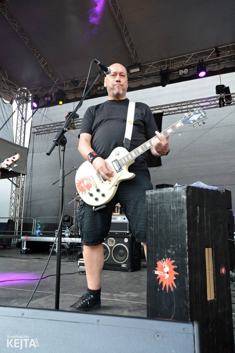 Ska-punková párty na Valníku. V sobotu zahráli Fast Food Orchestra, The Fialky, Krucipüsk a další