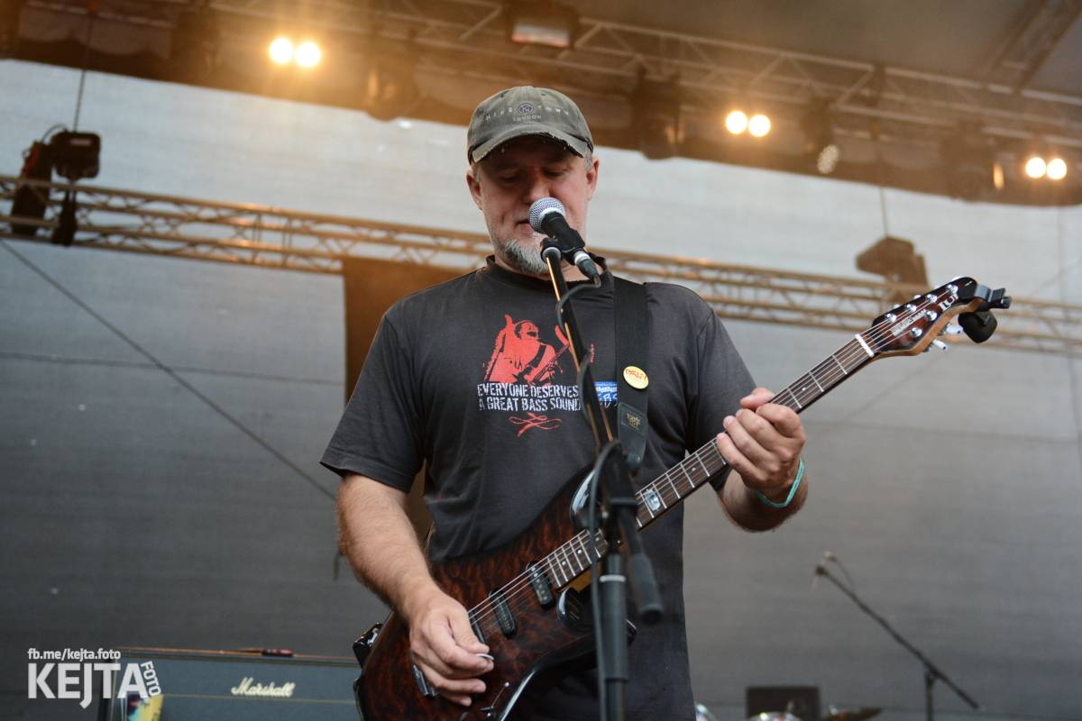 Ska-punková párty na Valníku. V sobotu zahráli Fast Food Orchestra, The Fialky, Krucipüsk a další