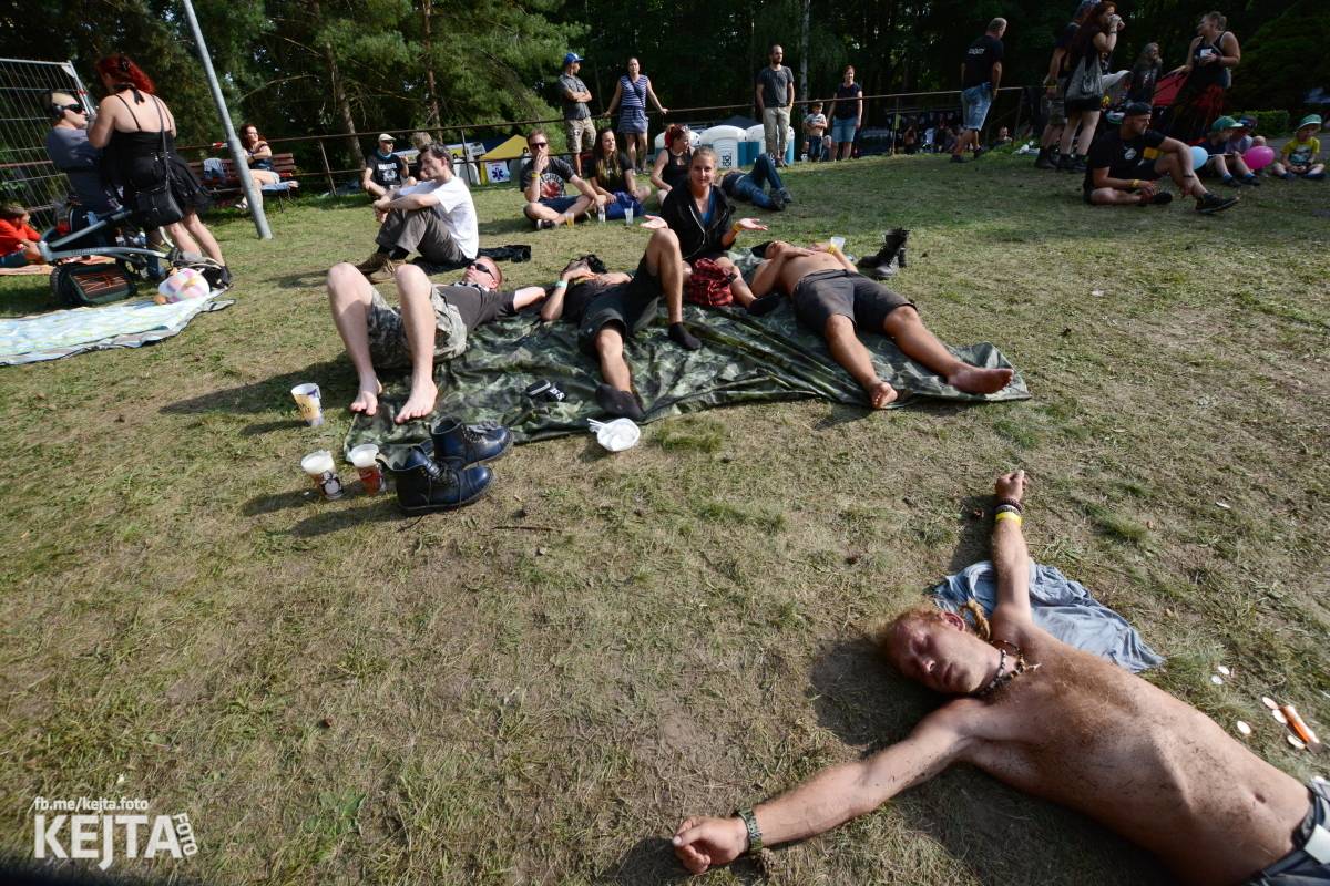 Ska-punková párty na Valníku. V sobotu zahráli Fast Food Orchestra, The Fialky, Krucipüsk a další