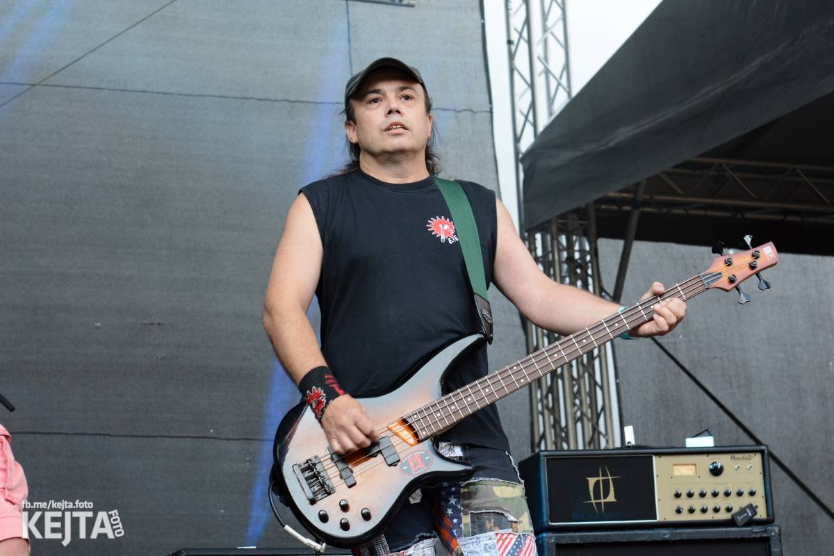 Ska-punková párty na Valníku. V sobotu zahráli Fast Food Orchestra, The Fialky, Krucipüsk a další