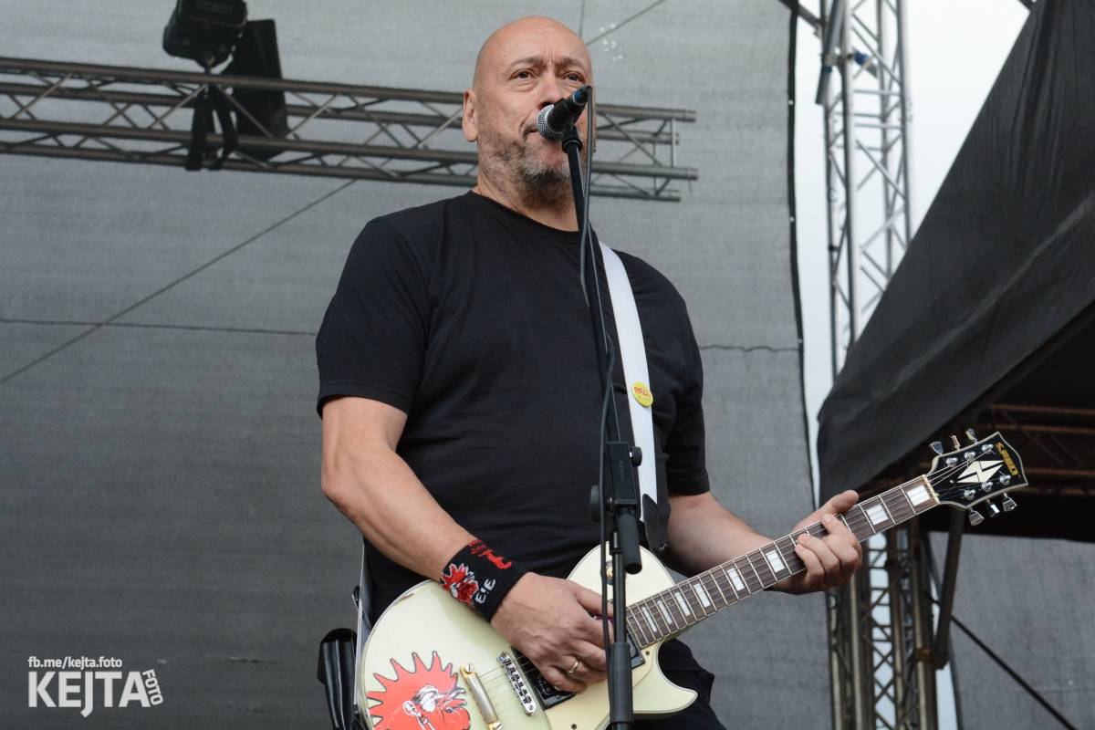 Ska-punková párty na Valníku. V sobotu zahráli Fast Food Orchestra, The Fialky, Krucipüsk a další