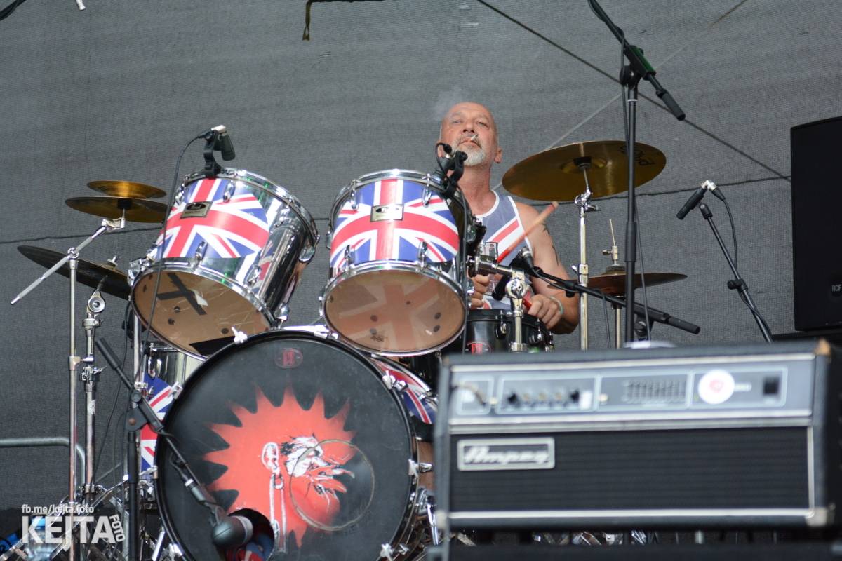 Ska-punková párty na Valníku. V sobotu zahráli Fast Food Orchestra, The Fialky, Krucipüsk a další