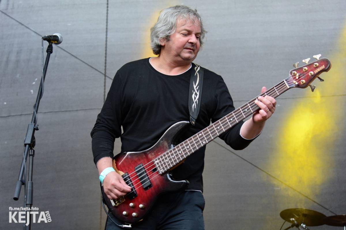 Ska-punková párty na Valníku. V sobotu zahráli Fast Food Orchestra, The Fialky, Krucipüsk a další