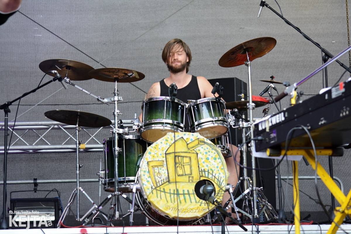 Ska-punková párty na Valníku. V sobotu zahráli Fast Food Orchestra, The Fialky, Krucipüsk a další