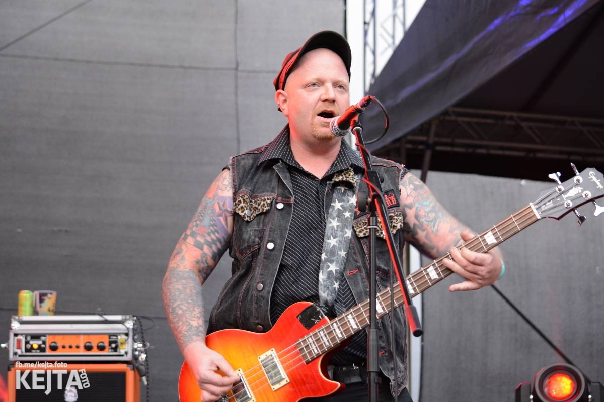 Ska-punková párty na Valníku. V sobotu zahráli Fast Food Orchestra, The Fialky, Krucipüsk a další