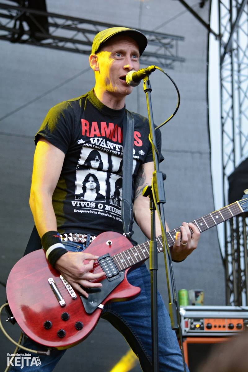 Ska-punková párty na Valníku. V sobotu zahráli Fast Food Orchestra, The Fialky, Krucipüsk a další