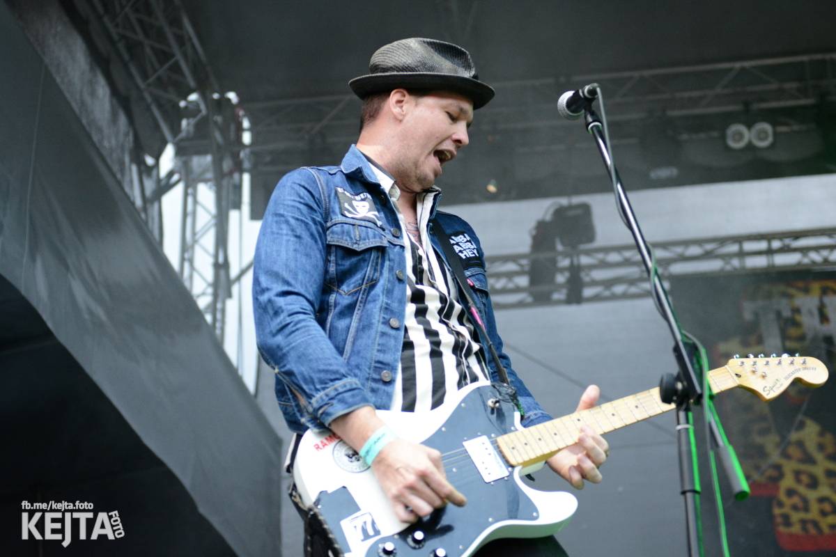 Ska-punková párty na Valníku. V sobotu zahráli Fast Food Orchestra, The Fialky, Krucipüsk a další